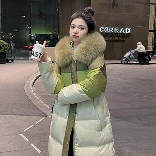 牛果绿色鹅绒羽绒服女2026冬季新款狐狸大毛领中长款过膝加厚外套