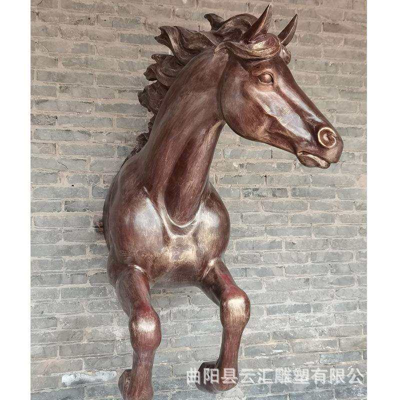 玻璃钢马头雕塑穿墙树脂马创意仿真马头宽窄巷子酒店动物装饰厂家