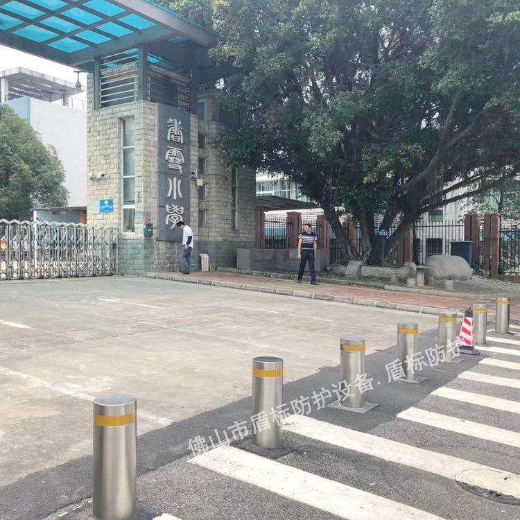 广州香雪小学大门口防恐升降防闯升降杆 预埋升缩地柱手动止车柱