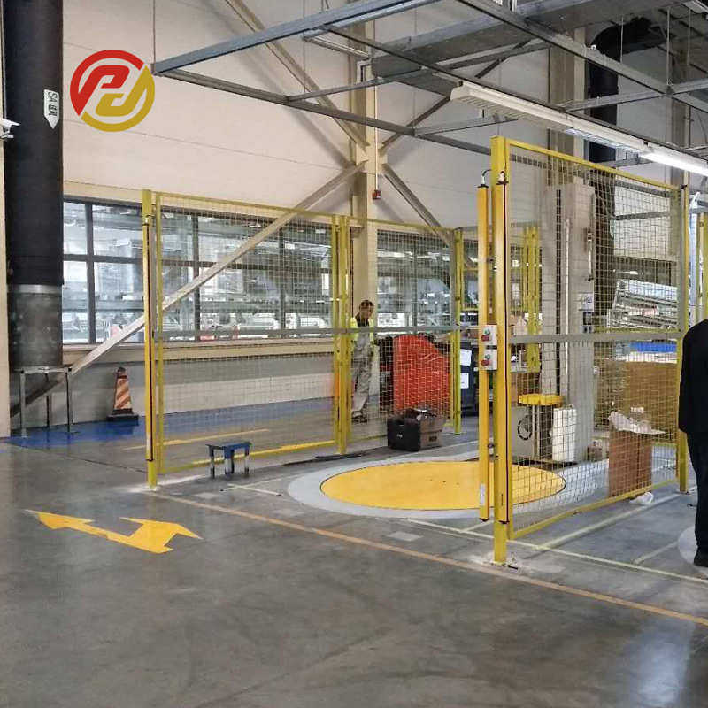 山东机器人防护网 黄色库存区隔离栏杆 车间隔离网带框架护栏