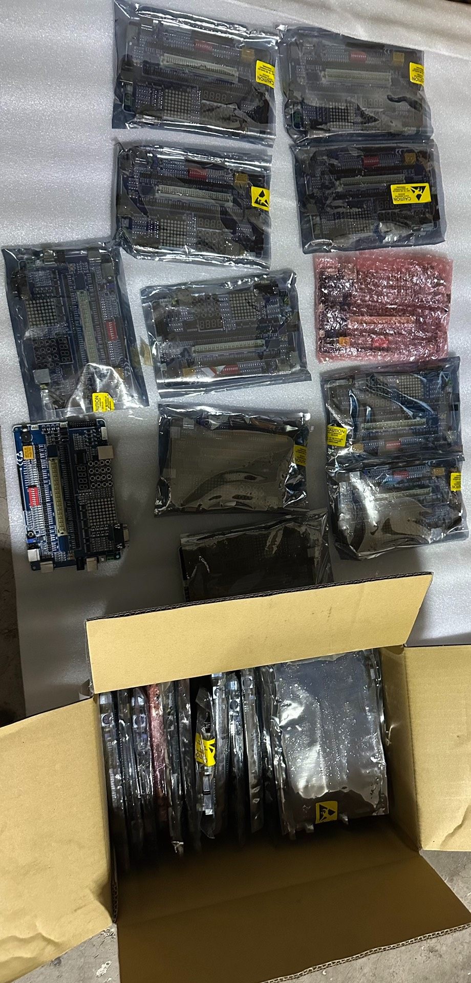 HYDDBN01开发板，一共有32张，全新的，只是有几块包装