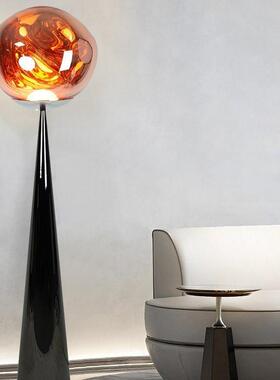 工厂直供北欧轻奢熔灯岩落地客沙发旁边646厅高感立式氛级围落地