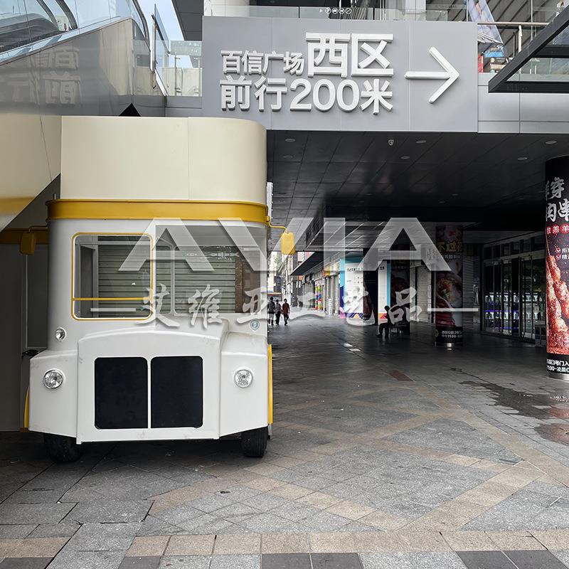 美食街商铺车街景售卖车创意复古巴士造型店铺奶茶小吃咖啡售货车