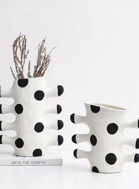 现代抽象艺术黑白色金色树脂花瓶样板间售楼处玄关台面装饰品花器