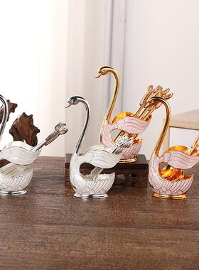 欧式天鹅咖啡勺子套装家用摆件时尚水果叉子可爱甜品创意勺子套装