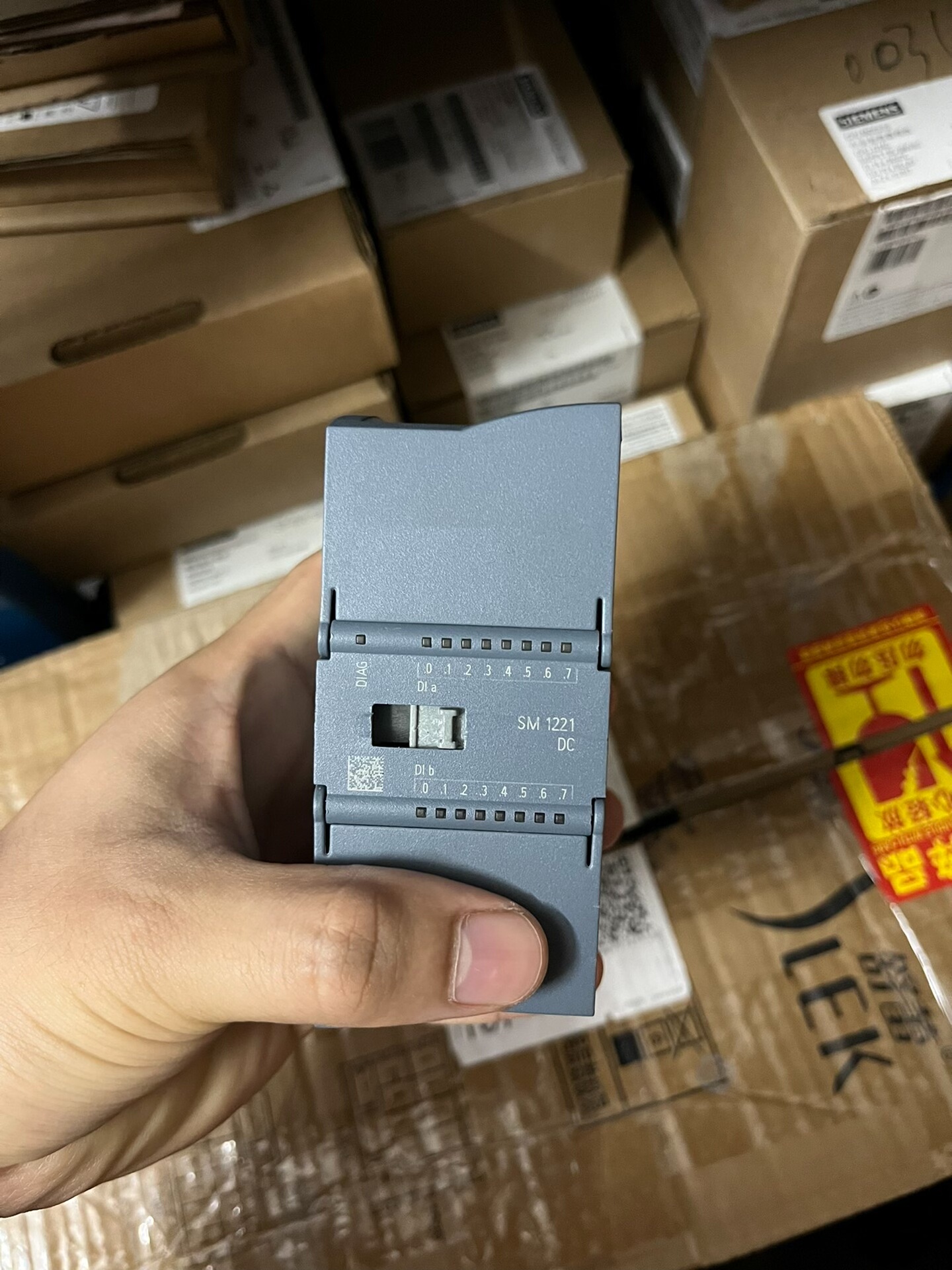 西门子221-1BH32功能正常，外观完好，成色新。数量2