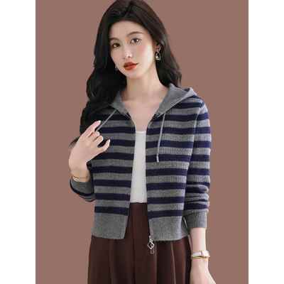 短款高腰连帽上衣小款毛衣外套春秋新款长袖时尚条纹羊毛针织开衫