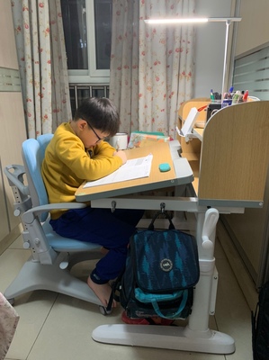 护童实木儿童学习桌椅怎么样?用后一个月谈看法及感受