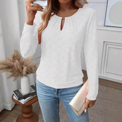 Round neck hollowed out long sleeved T-shirt