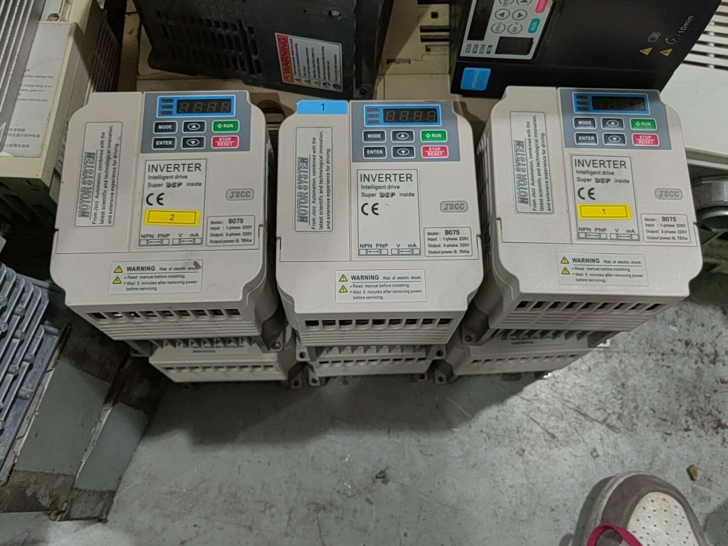 JSCC精研变频器C075，0.75KW功率，三相380V输