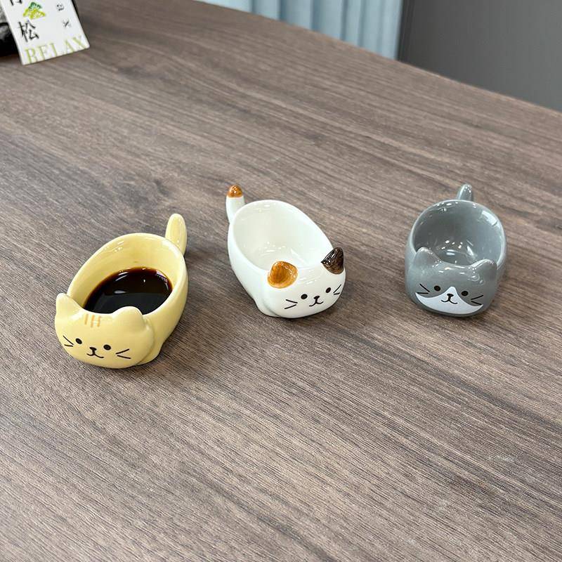 日式陶瓷可爱猫咪酱油碟釉下彩手绘猫咪调味碟筷架托一体碟子醋碟