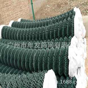 编织铁丝勾花网围栏 绿色勾花网批发 浸塑球场防护网厂家现货