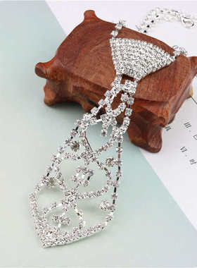 跨境爆款时尚领带项链 水钻爪链领结领带项链 首饰批发女 配饰