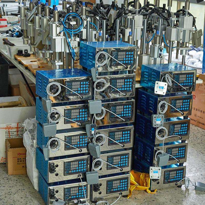 CXY-350型自动定量单头磁力泵数控灌装机 液体食品饮料分装设备