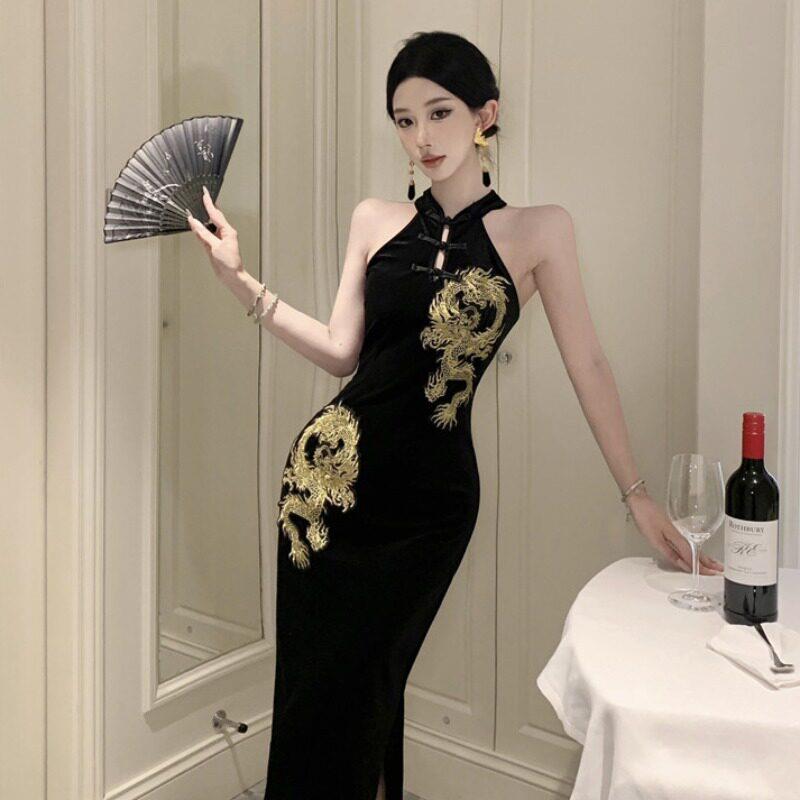 旗袍晚礼服女2024新款高级感宴会长裙金丝绒刺绣新中式挂颈洋装