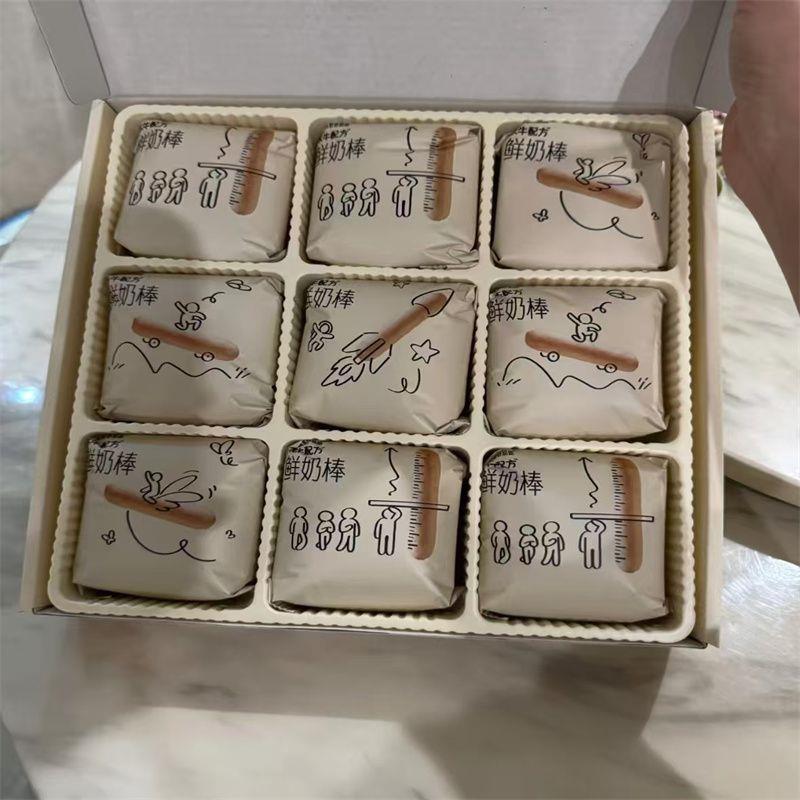 新货隔壁刘奶奶水牛配方鲜奶棒儿童零食休闲高钙高蛋白香脆饼干辅