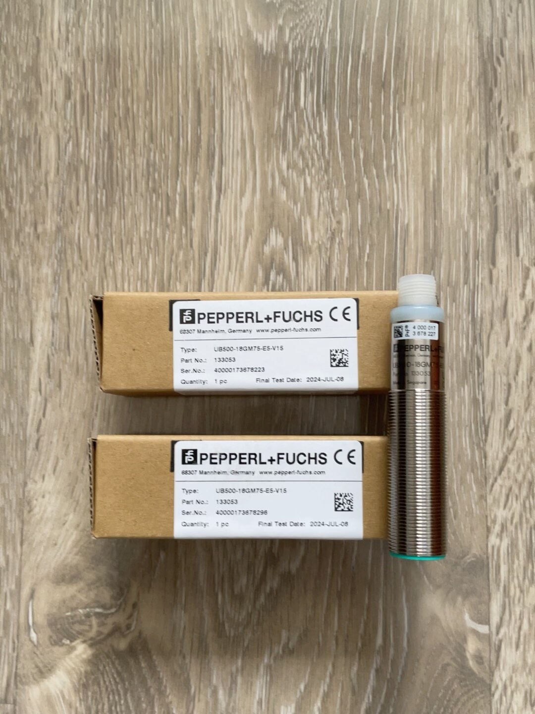 UB500-18GM75-E5-V15 倍加福传感器，全新正