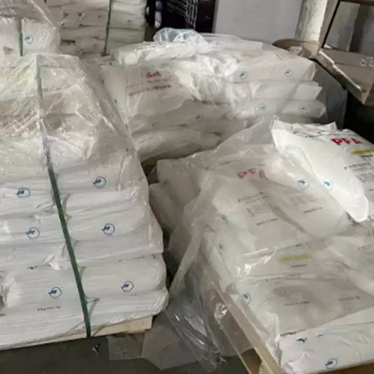 Прозрачные частички сырьевого PFA Zhejiang Juhua FJYA03S плавимый политетрафторэтилен для литья под давлением grade PFA пластик