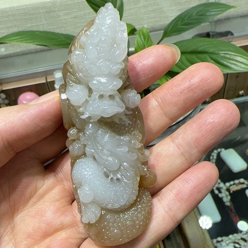 且末料龙和田玉糖羊脂白玉龙手把件和田玉龙寓意龙行天下135.16克