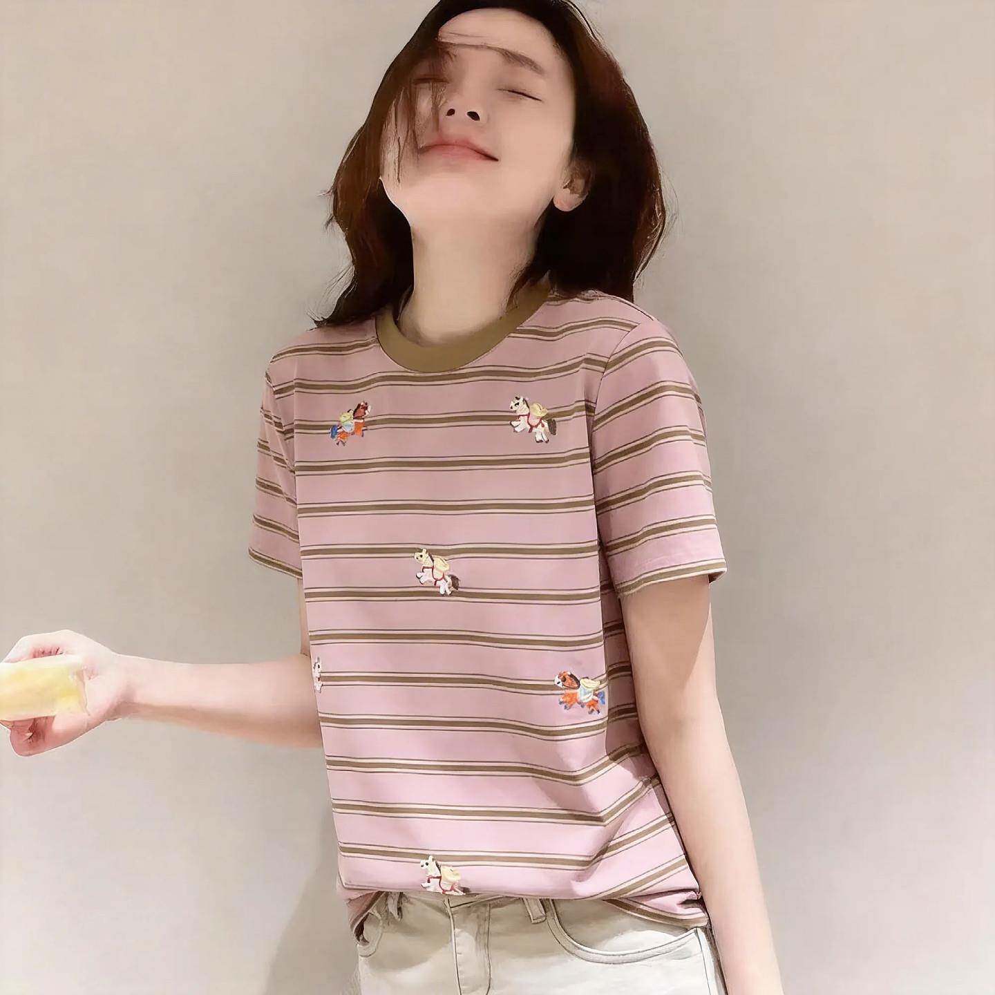 韩版小马刺绣减龄设计感条纹短袖T恤女夏新款微胖mm显瘦宽松上衣