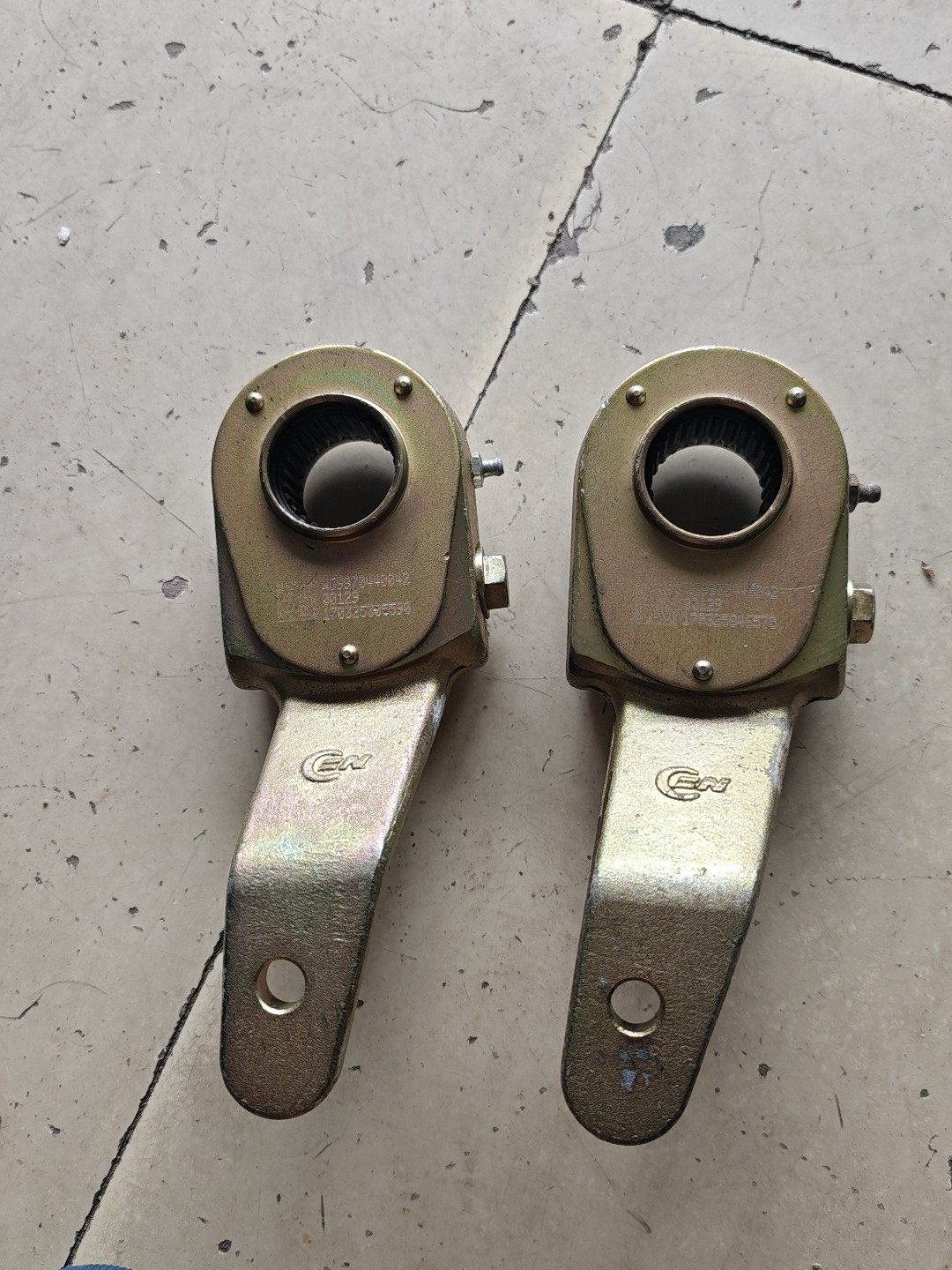 原厂豪沃70矿调整臂（两个包邮）