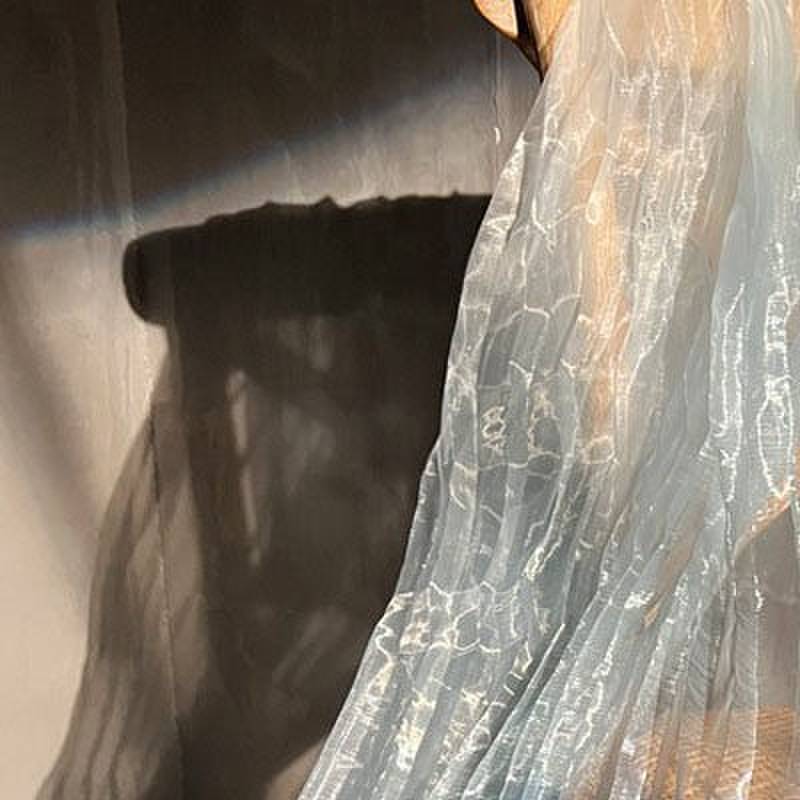 蓝色渐变风琴褶镭射欧根纱水光纱压褶礼服布料 diy原创设计师面料