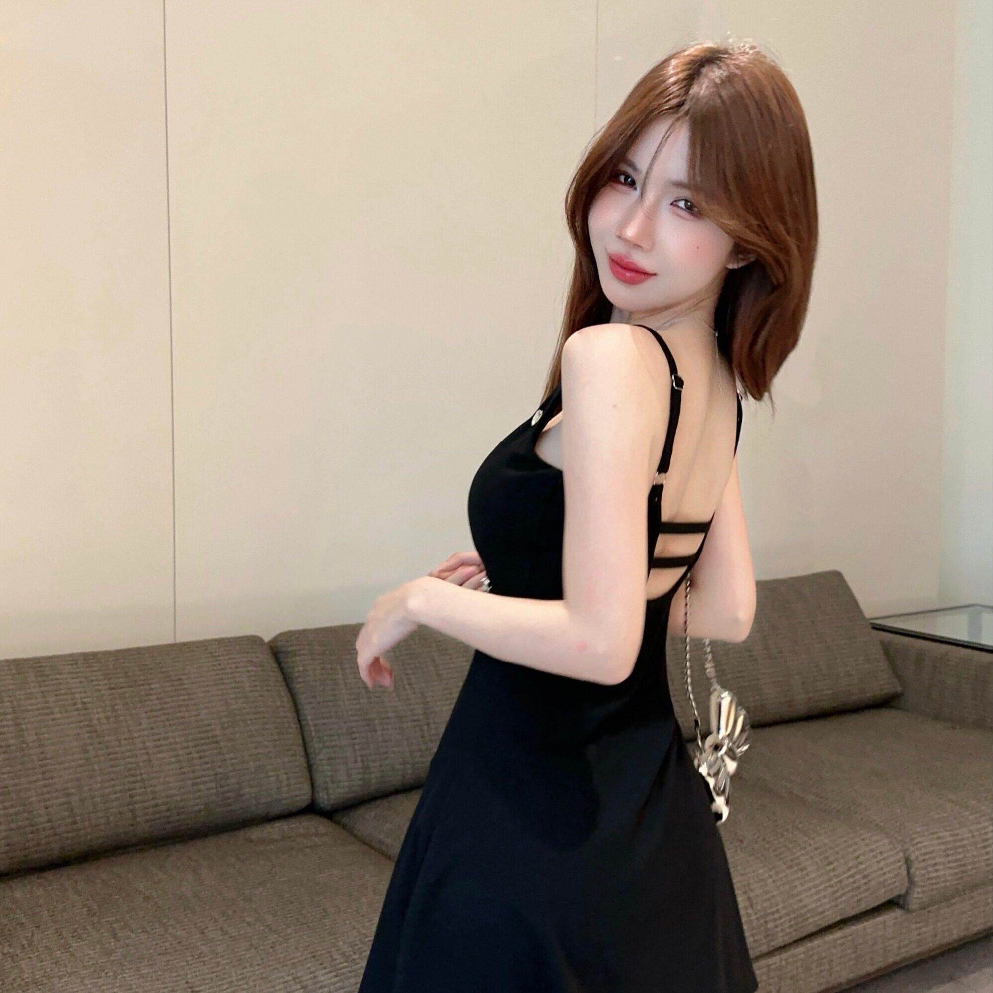 重工镶钻露背吊带连衣裙女夏季收腰小妈蓬蓬裙御姐风气质抹胸裙子