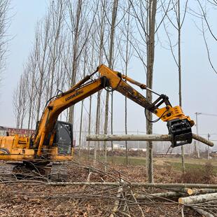 挖机伐木抱夹锯 360度旋转抱夹锯全自动伐木机挖机液压伐木锯