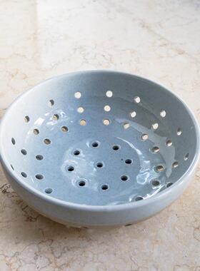 北欧蓝色沥水碗水果碗陶瓷窑变防锈水果盆多孔水饺盘带孔蒸碗蒸盘
