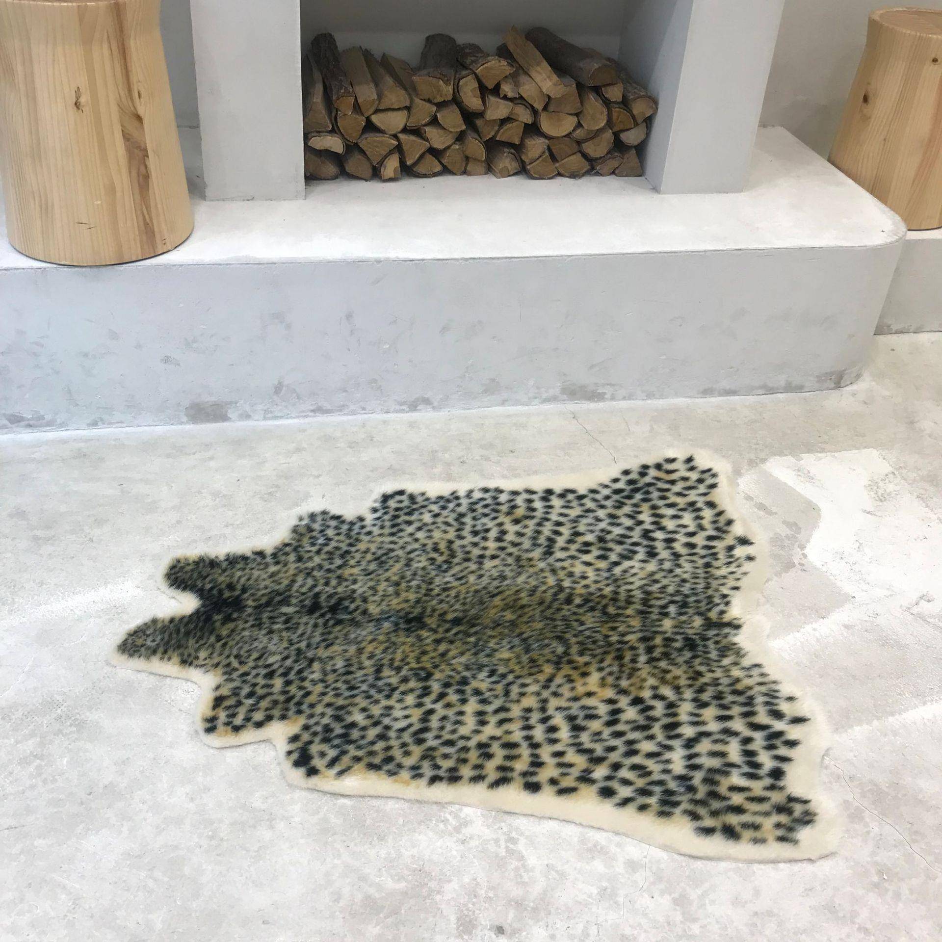 跨境新品豹纹地垫 动物纹系 卧室客厅家用地毯 工厂来样价格 rugs