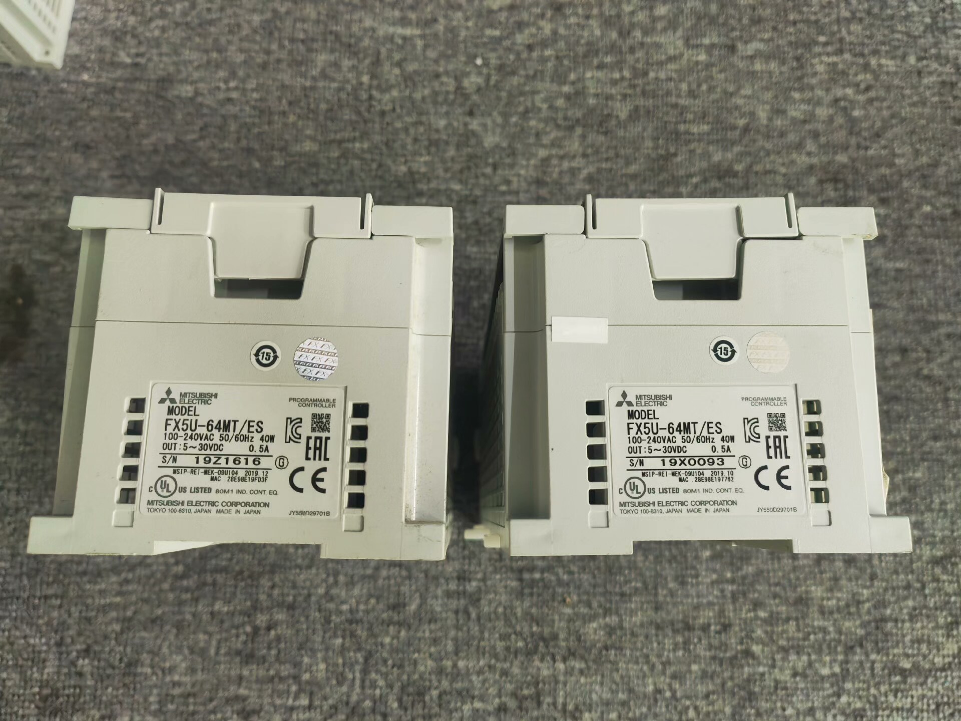 三菱FX5U-64MT/ES成色新俩条都是19年份的正常拆机