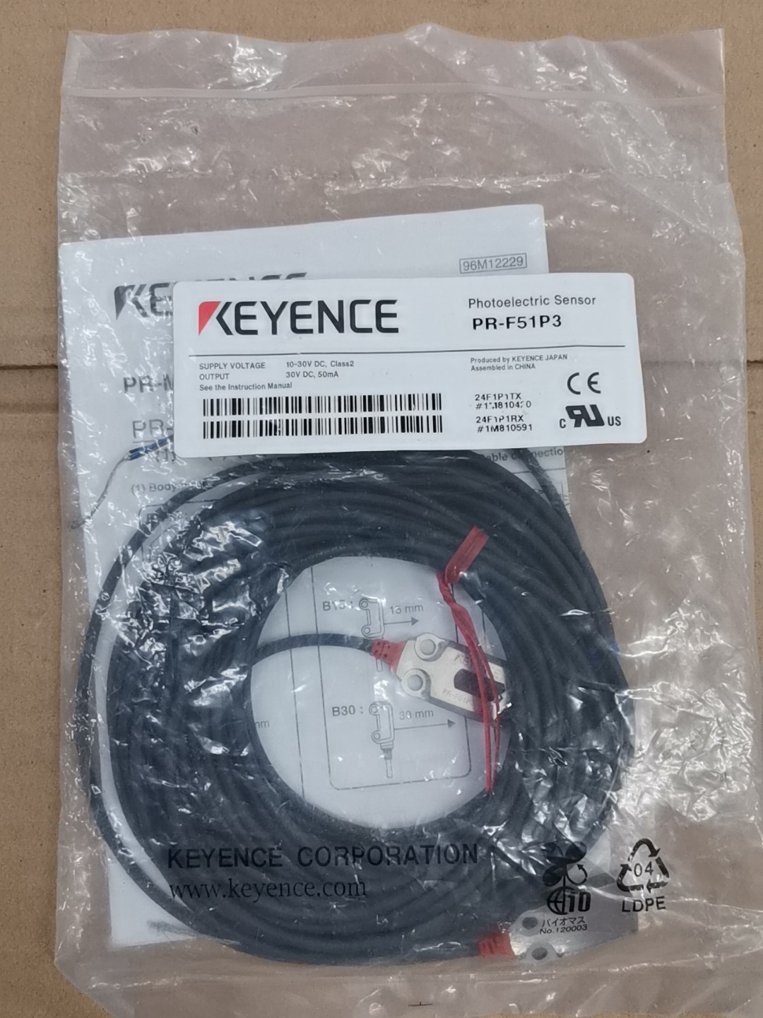 基恩士传感器PR-F51P3全新原装正品，包装袋未开，包装不