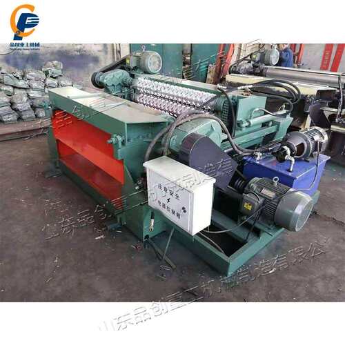 卧式杨木原木打皮机狼牙棒桉木找圆机设备1500型液压圆木打皮机