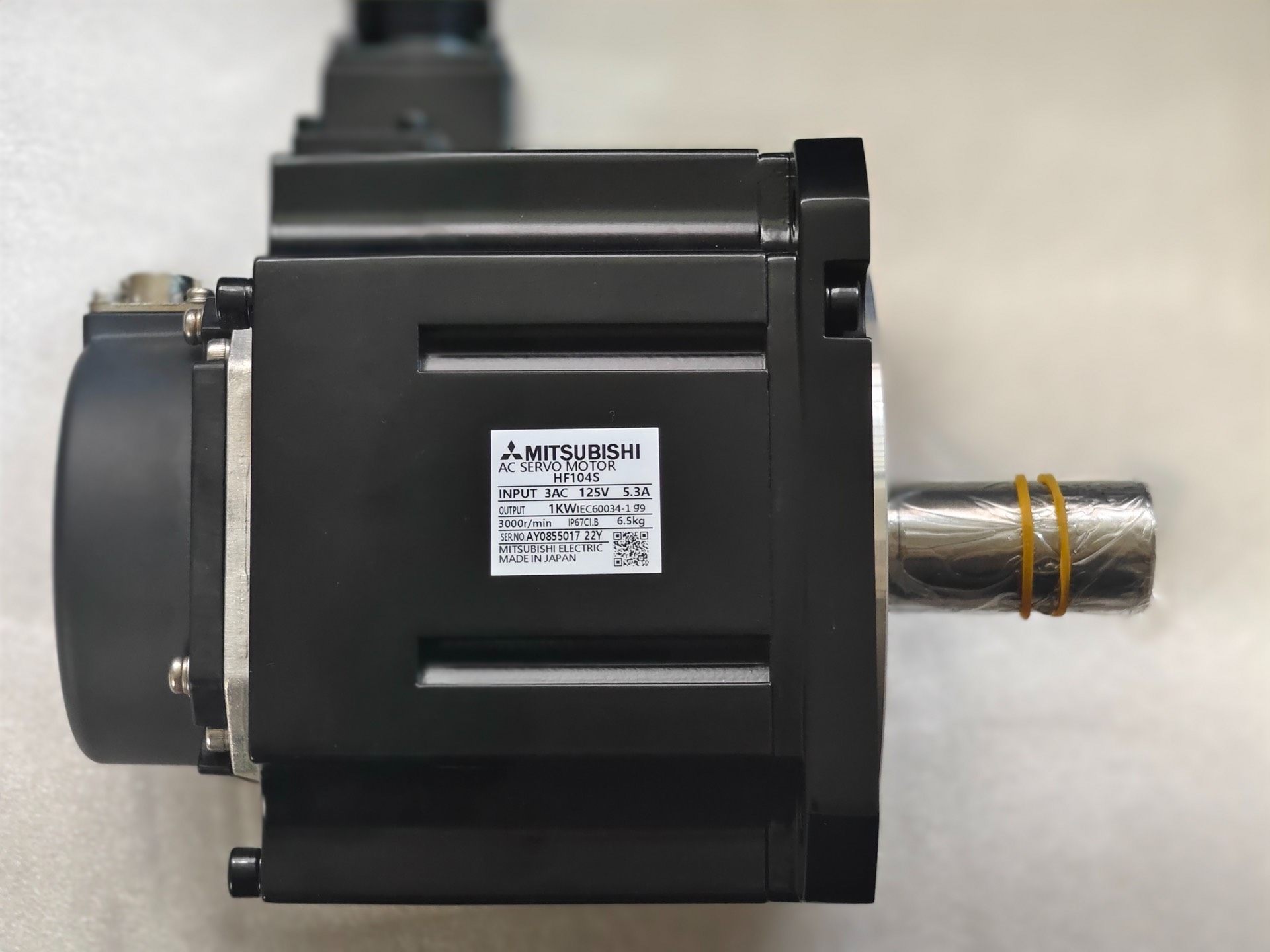 三菱伺服电机 HF104S 1KW ，实物拍摄，成色可充新，