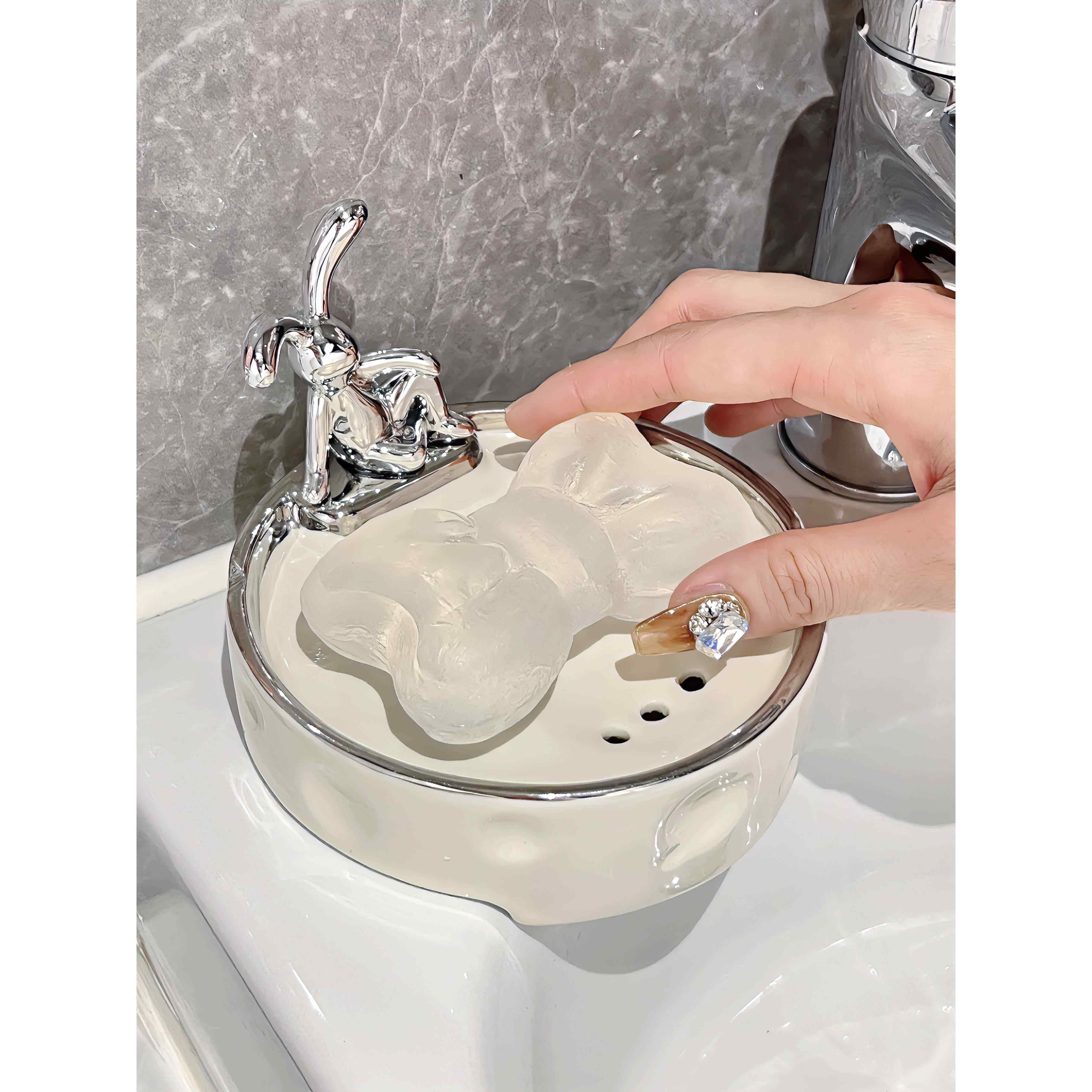 轻奢卫生间肥皂盒家用高档香皂置物架免打孔壁挂式排水浴室沥水架