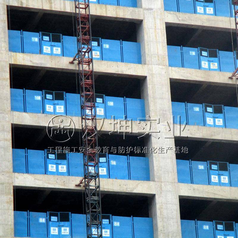 施工建筑楼层防护板配套使用施工电梯安全门湖南汉坤电梯防护门