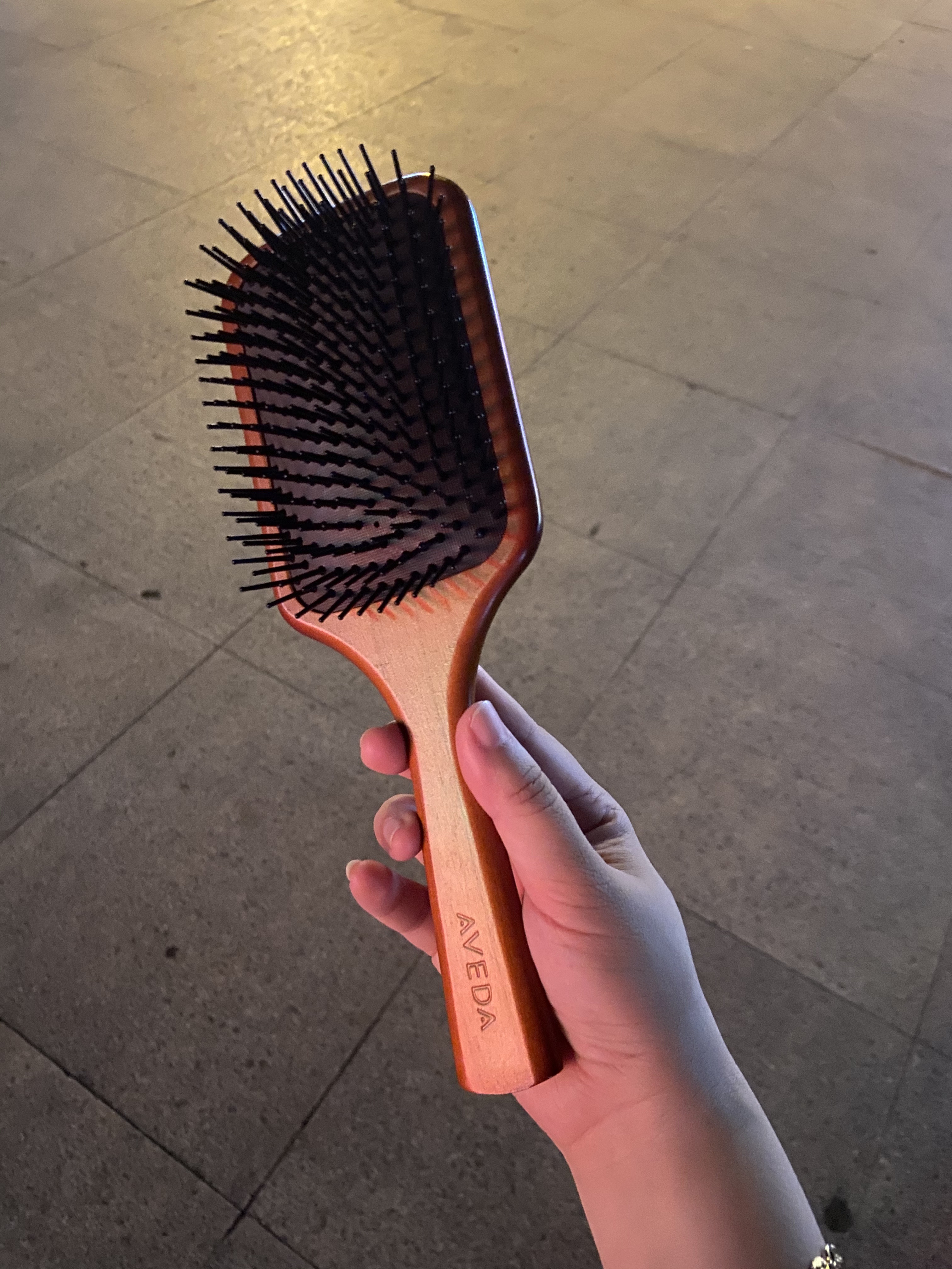 雅诗兰黛旗下 Aveda 艾梵达 大号气垫按摩木梳 双重优惠折后￥129包邮包税 88VIP会员还可95折
