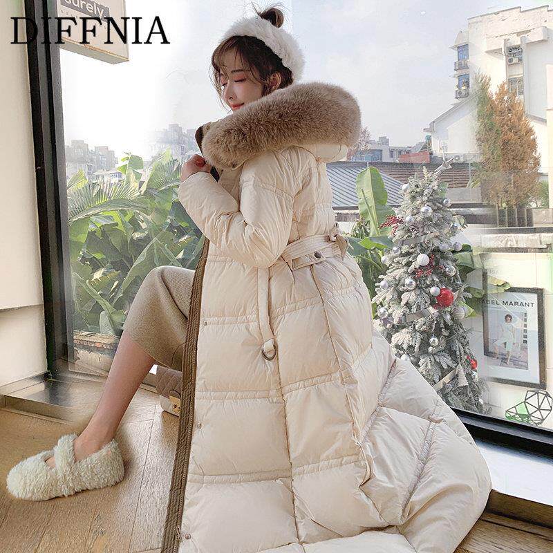 DIFFNIA 羽绒服女新款真狐狸毛领收腰显瘦中长款过膝90白鸭绒外套