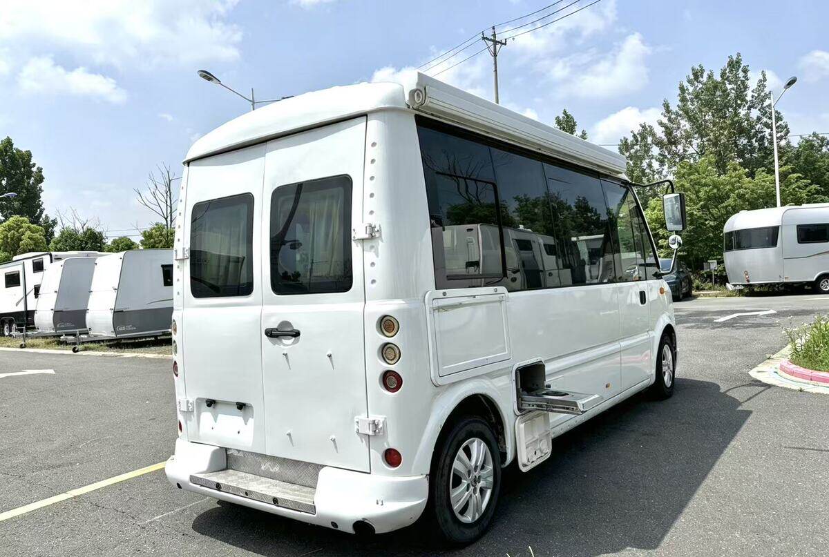 6月4日南京市20年上牌五菱Q500宝宝巴士B型房车1.8L非运营网络拍卖公告