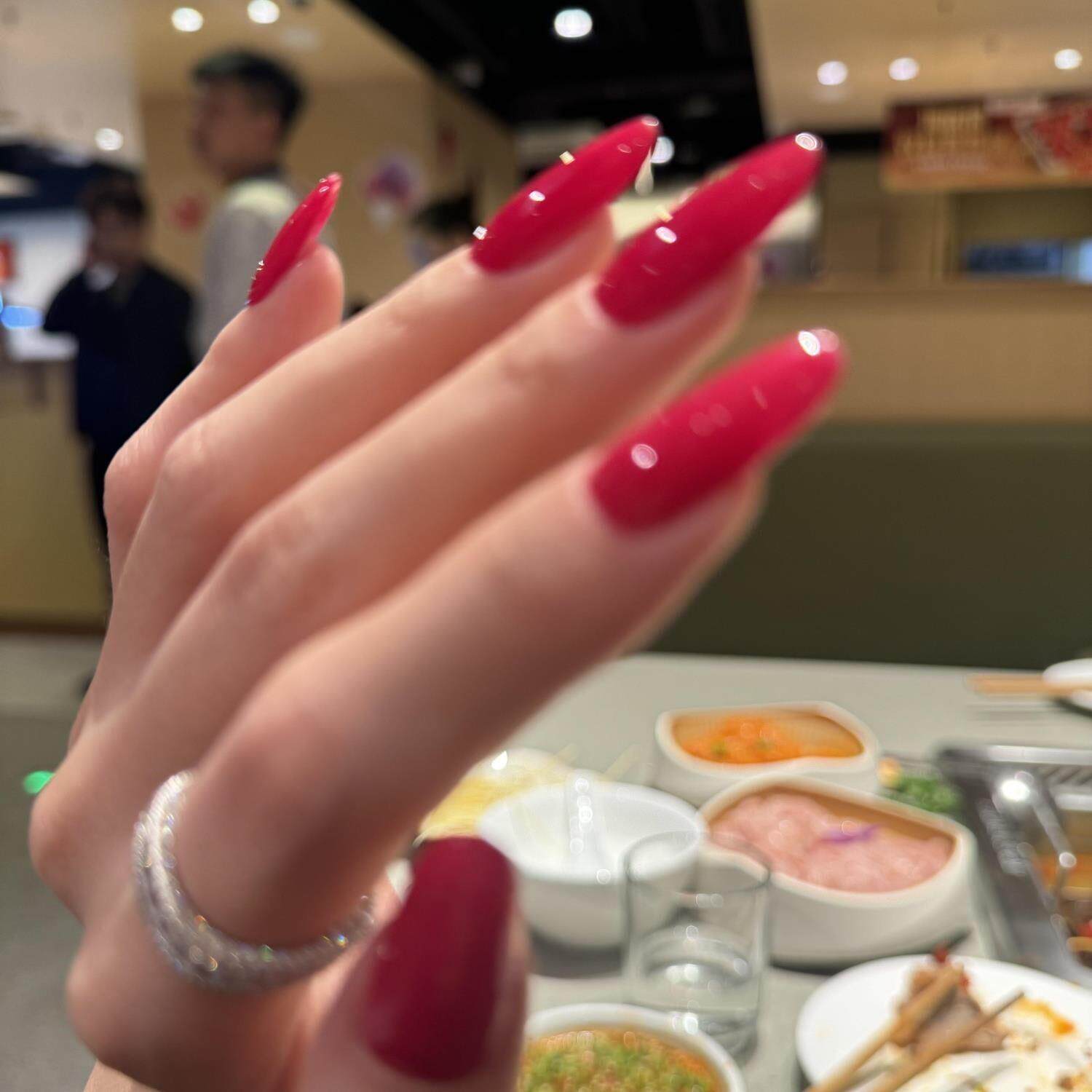 成品美甲中长版纯色玫红色穿戴甲2026新款纯手工美甲贴片甜酷简约