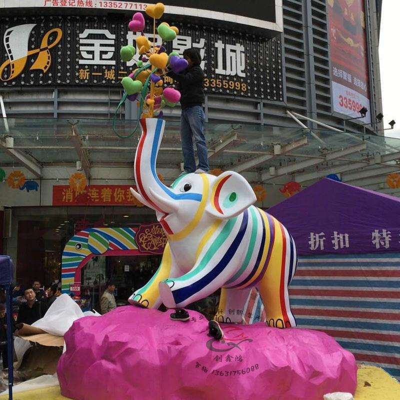 商场大门玻璃钢美陈装饰雕塑 玻璃钢彩绘动物大象雕塑 玻璃钢雕塑