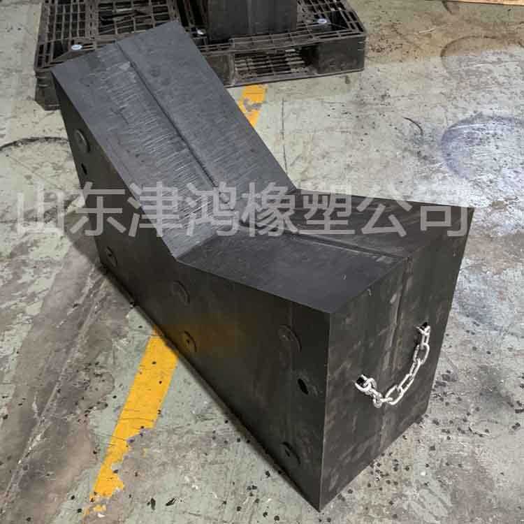 仓储专用承重可达几十吨黑色抗腐蚀实心高分子聚乙烯枕木模具垫块