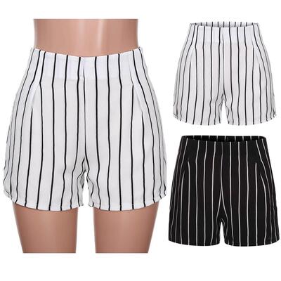 Striped shorts 条纹短裤