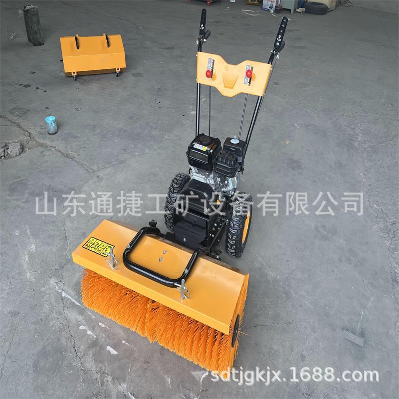 手推式扫雪机 冬季小型多功能扫除雪机 物业小区道路滚刷汽油除雪