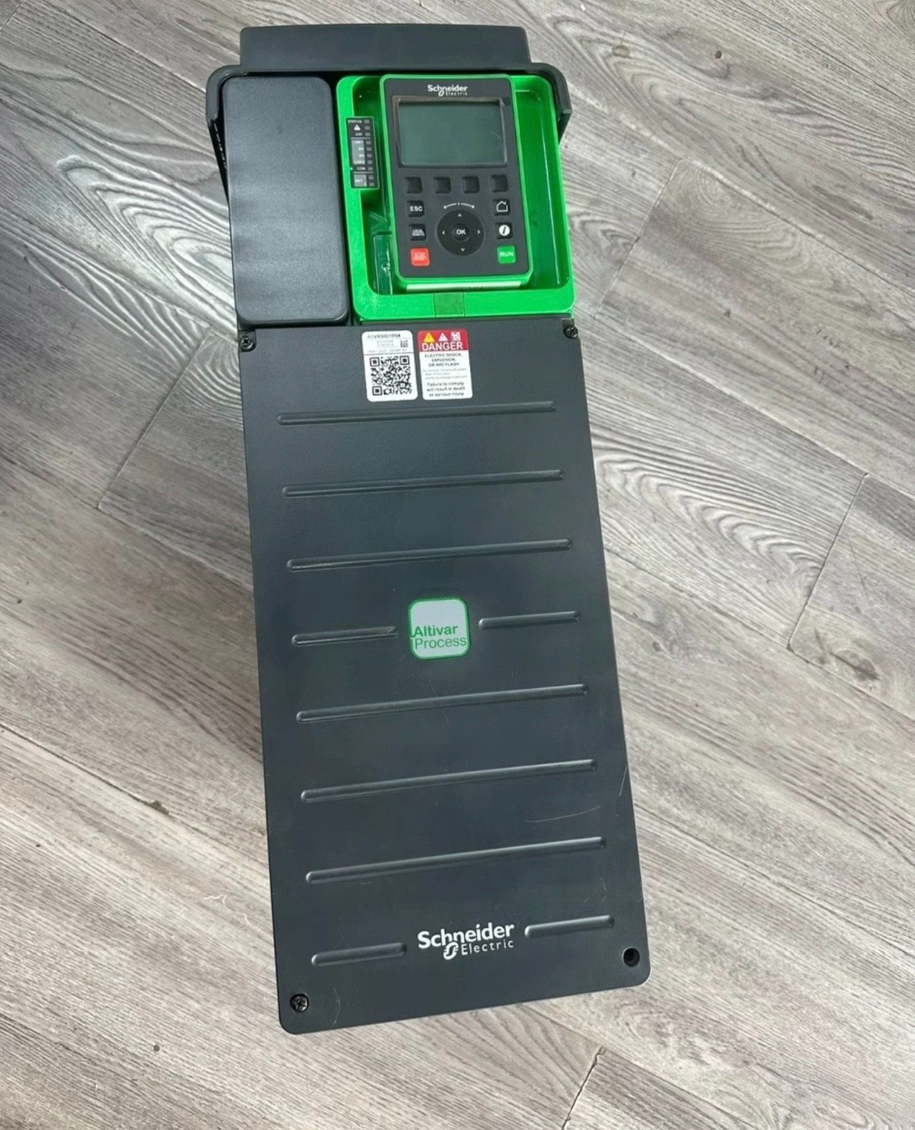 施耐德变频器ATV930D15N4，拆机功能包好，标价包邮