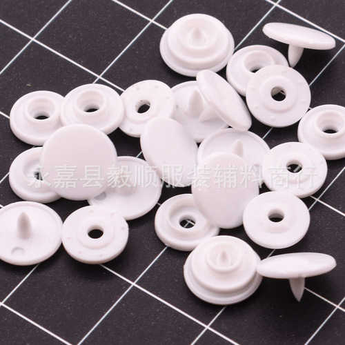 厂家直供尼龙四合扣 彩色塑料暗扣 衣服雨衣纽扣儿童圆形扣子现货