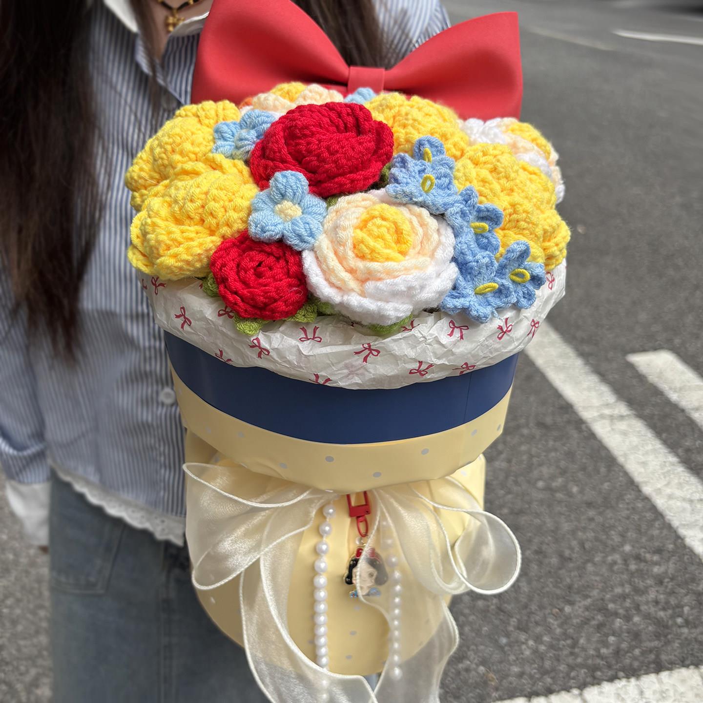 白雪公主花束针织毛线手工编织玫瑰手捧花送闺蜜女生女友生日礼物
