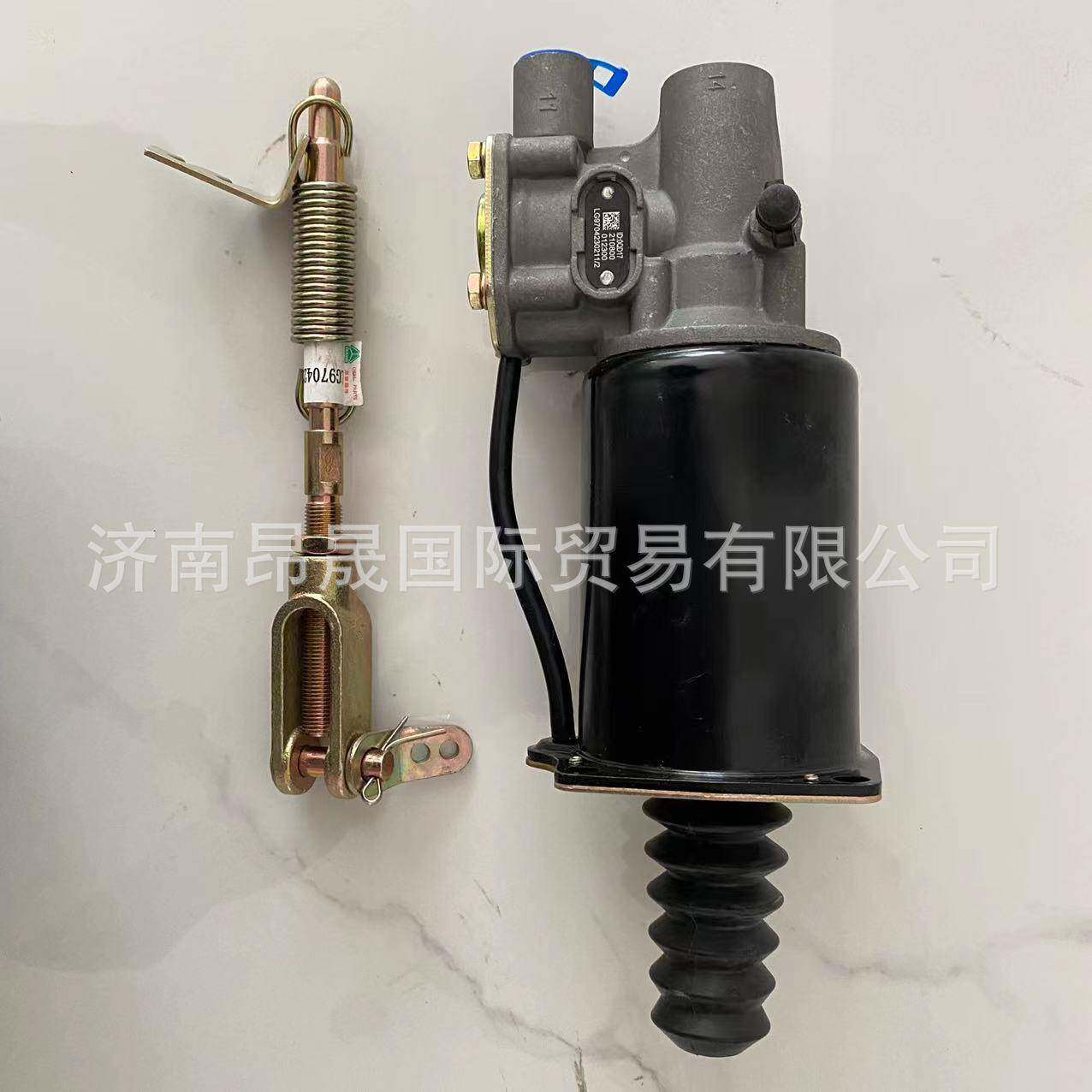 供应重汽HOWO轻卡配件LG9704230211离合器助力缸 离合器分泵 出口