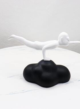 简约现代银色黑色树脂趣味云朵飞行员雕塑客厅电视柜样板房摆件