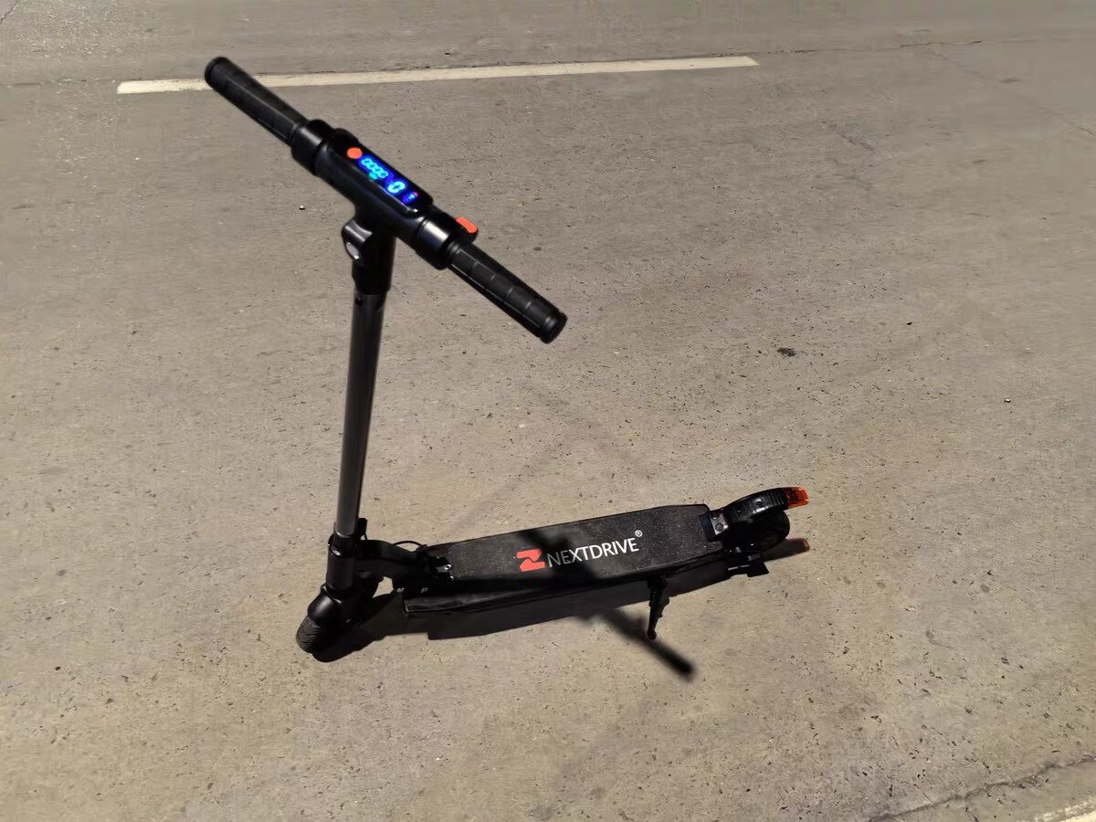 Электросамокат NEXTDRIVE X1/X3: Легкий, складной, с большим запасом хода и умным приложением. Идеален для городских поездок, студентов и офисных работников. photo review